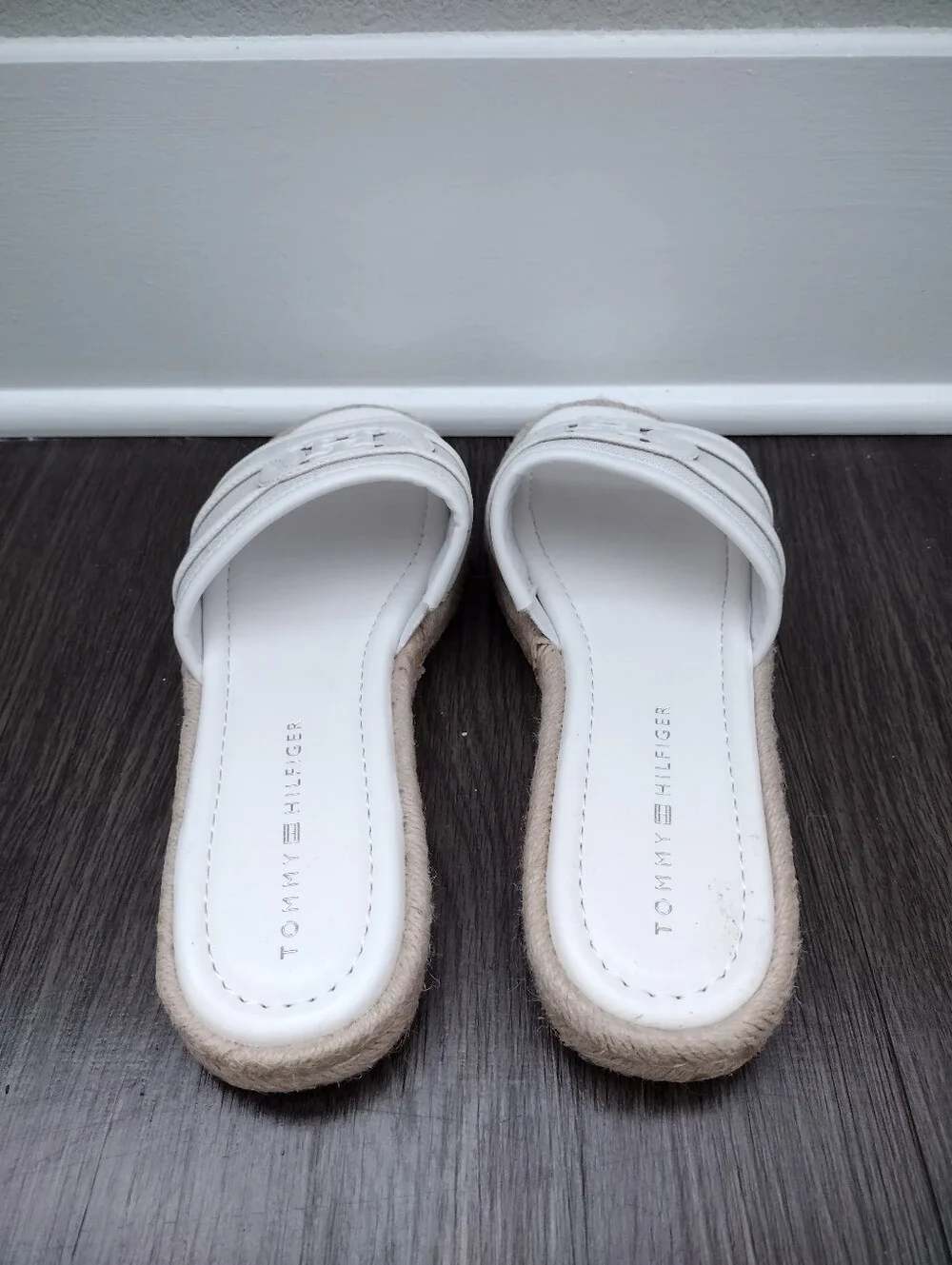 Tommy Hilfiger Hadjea Espadrille Slip-On Flat Sandals Women's size 7 LIKE NEW